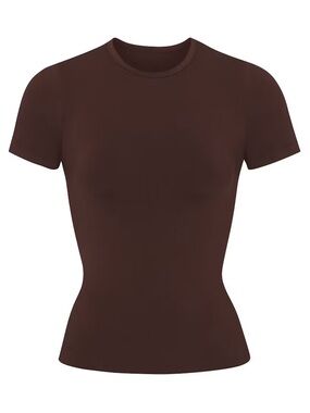SKIMS Soft Smoothing Seamless T-Shirt in Cocoa